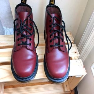 Dr Martens 101 SMOOTH LEATHER ANKLE
BOOTS